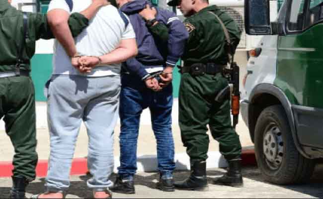 الإطاحة بشخصين تورطا في سرقة منزل مع استرجاع المسروقات بمديونة بغليزان