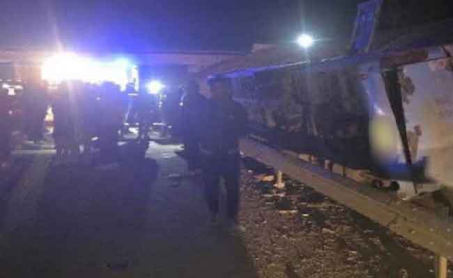 مجزرة مرورية بالبويرة تخلف 6 قتلى و29 جريحا