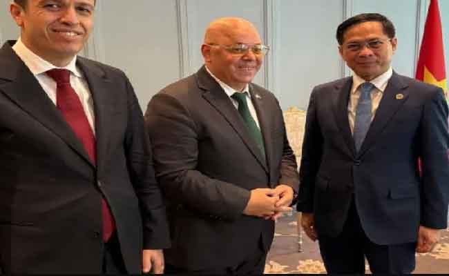 مشاركة ربيقة في مراسم إحياء الذكرى الـ 50 لتحرير جنوب الفيتنام