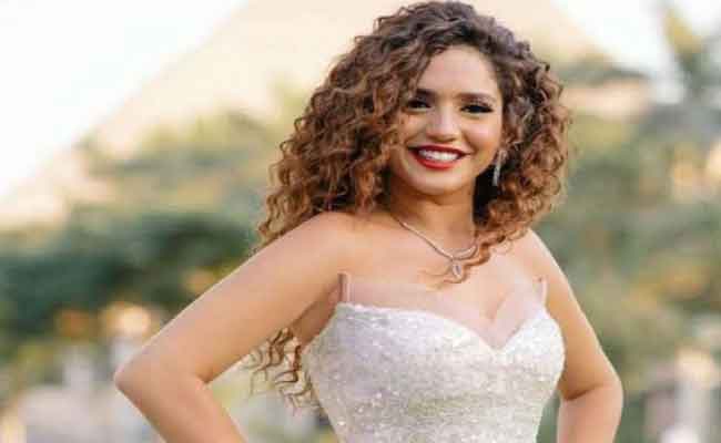 رنا رئيس بإطلالة ملائكية بالأبيض في أول ظهور بعد عقد قرانها