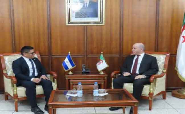 سايحي يستقبل سفير نيكاراغو بالجزائر