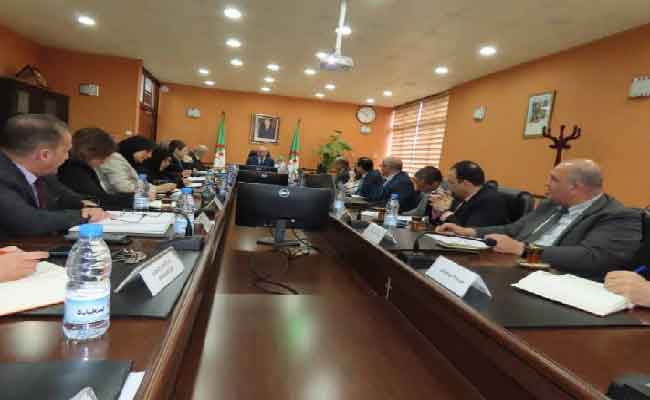 سايحي يترأس اجتماعا تقييمي لأداء مصالح الاستعجالات