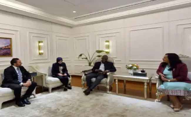 وصول حيداوي إلى أديس أبابا للمشاركة في قمة “قيادات الشباب الإفريقية”