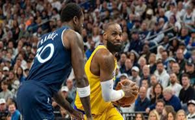 NBA...تمبرولفز يسقط ليكرز في دوري السلة الأمريكي