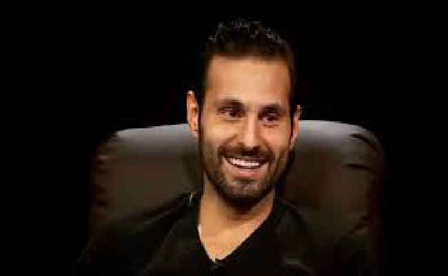 علي كاكولي يُطلق أغنيته الجديدة كله مني ويسأل جمهوره عن رأيه