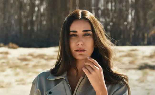 ظهور مميز لـ أمينة خليل على ريد كاربت مهرجان كان السينمائي2025…