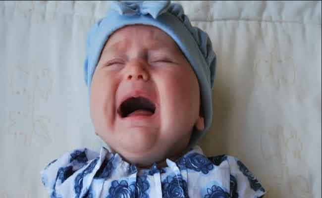 أسباب وأنواع بكاء الرضيع وطرق التعامل معه: و5 نصائح لتهدئة الأم