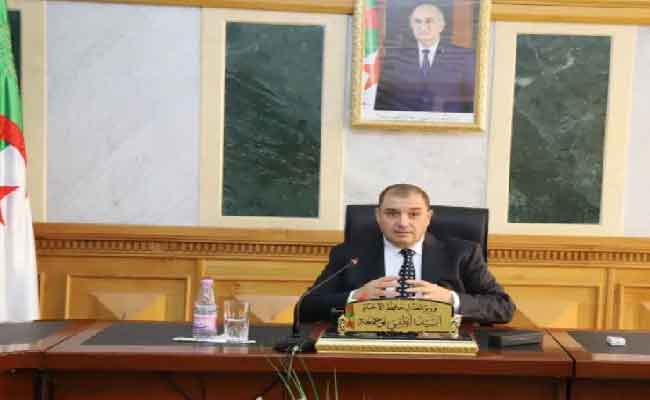 بوجمعة يؤكد حرص الدولة على التكفل بانشغالات أمناء الضبط ومنحهم الأولوية في سكنات وظيفية