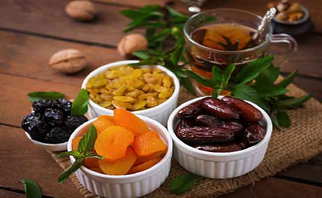 فوائد تناول الفواكه المجففة…كنز حقيقي لصحتكِ