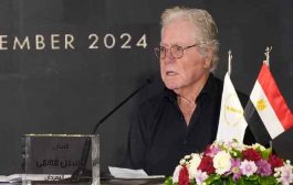 حسين فهمي يتحدث من مهرجان كان عن منافسة مهرجان القاهرة مع الجونة...