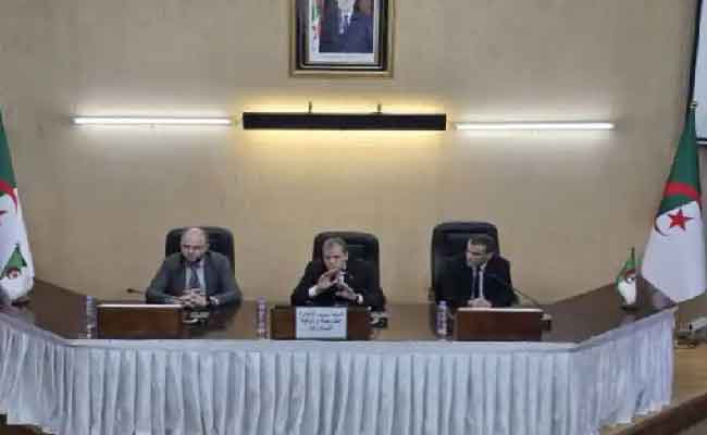 إشراف رزيق على مراسم تسليم وثائق التوطين البنكي لمستوردي الموز