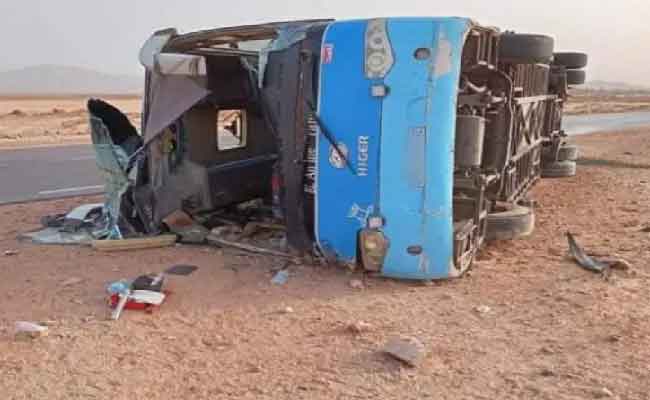 انقلاب حافلة لنقل المسافرين بتندوف يخلف 13 جريحا