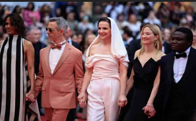 توافد نجوم وصُناع السينما العالمية على السجادة الحمراء لـ حفل افتتاح مهرجان كان السينمائي…