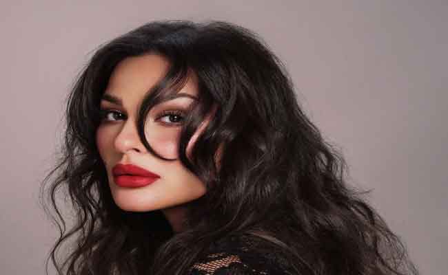 نادين نجيم تتألق في جلسة تصوير ساحرة من مهرجان كان السينمائي