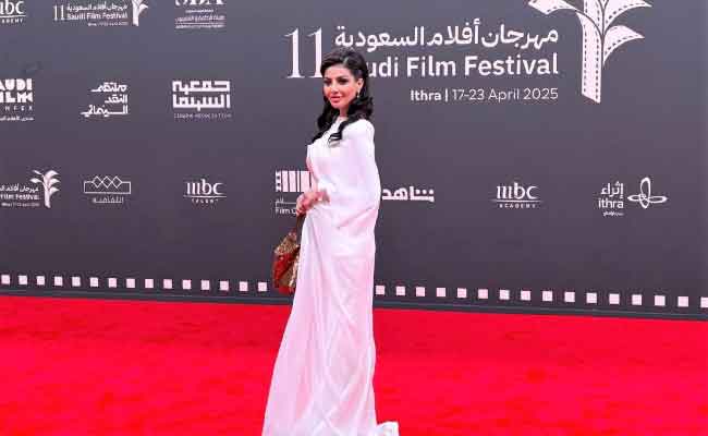 شاهدوا نرمين محسن بلوك جديد…والمتابعون يتغزلون بجمالها