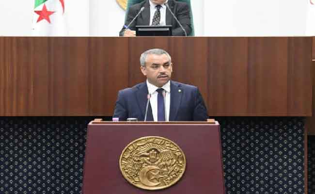 سعداوي يؤكد أن التعاقد استثنائي وتوظيف الأساتذة مستقبلا سيكون عن طريق المسابقة