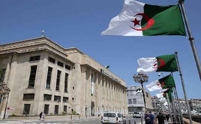 صدور قرار إعفاء البضائع المستعملة المستوردة المملوكة للدولة من الرسوم والحقوق الجمركية