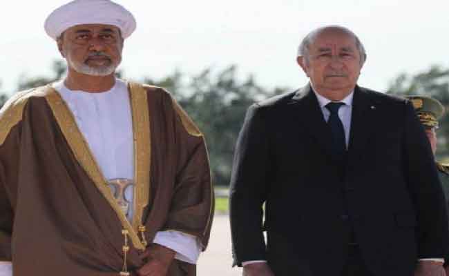 تبون يقيم استقبالا رسميا لضيف الجزائر سلطان عمان…