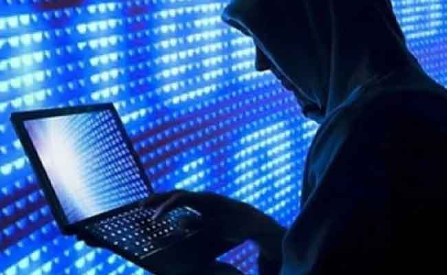 تفكيك شبكة إجرامية نصبت على أزيد من 1500 شخص عبـر مواقع التواصل في سطيف