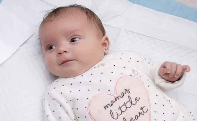 لتفادي العدوى…الوقت المناسب لثقب أذني طفلتك