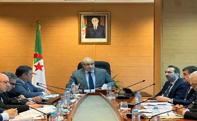 زيتوني يجتمع مع مجلس التجديد الاقتصادي وجمعية منتجي المشروبات