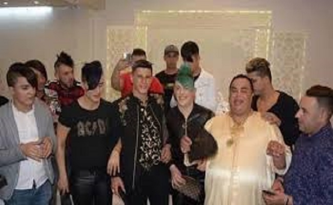 في الجزائر مع ارتفاع نسبة الطلاق والعزوف عن الزواج ارتفاع زبائن نفخ المؤخرات والتجميل عند المراكز وصالونات التجميل