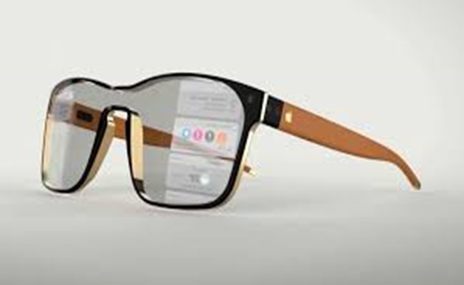 كيف جعلت أبل نظاراتها الذكية مختلفة عن ميتا؟