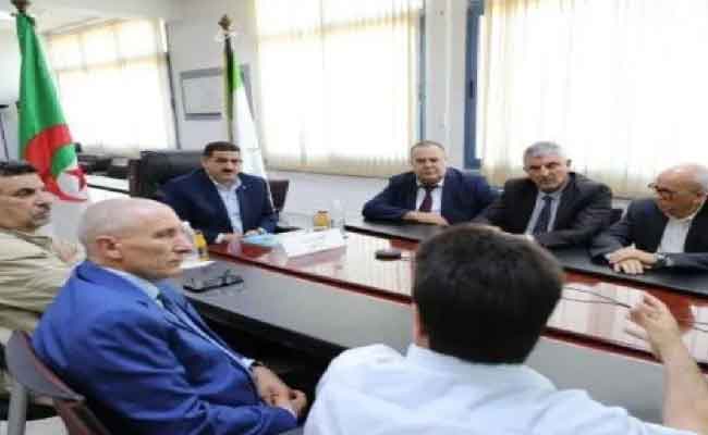 إشادة دربال بالعمل الميداني لأعوان شبكات التطهير خلال أيام العيد