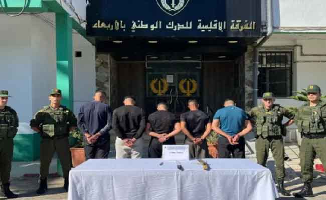 الإطاحة بعصابة أحياء روعت الساكنة بالبليدة
