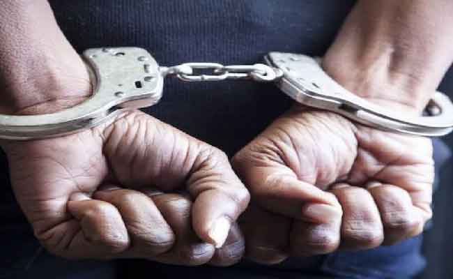 الإطاحة برئيس عصابة إجرامية منظمة تحترف الاتجار والتخزين للمخدرات بالعاصمة