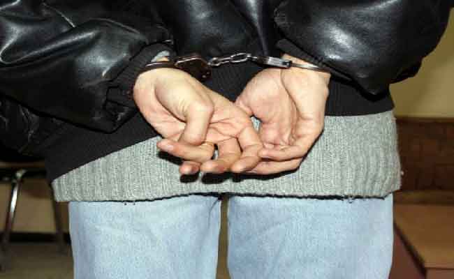 الإطاحة بطالبة جامعية تحترف نشر فيديوهات مخلة مقابل مبالغ مالية بوهران