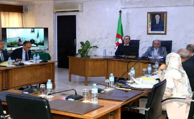 اجتماع تنسيقي لضبط توزيع السكنات والإعانات بمناسبة عيدي الاستقلال والشباب