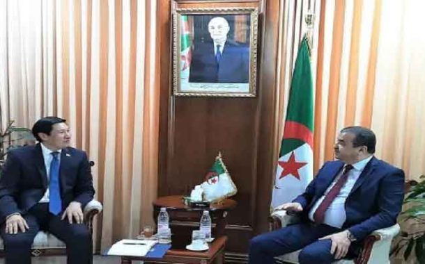 عرقاب يستقبل سفير كازاخستان بالجزائر