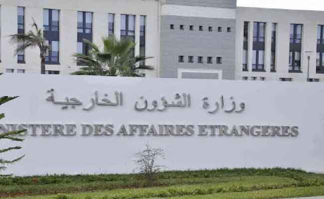 الجزائر تدعو إلى البحث عن حل سلمي للملف النووي الإيراني