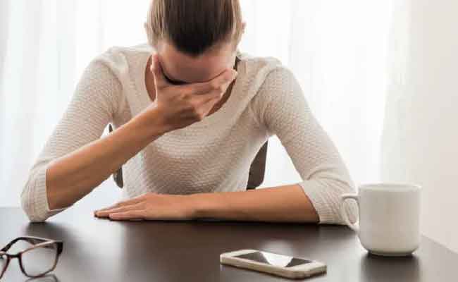 مؤشرات تحذيرية يرسلها جسمك لطلب الراحة…لا تتجاهلينها