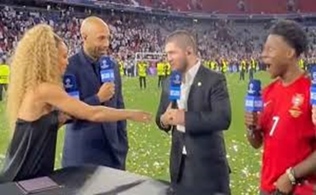 نورمحمدوف يضع مقدمة استوديو 