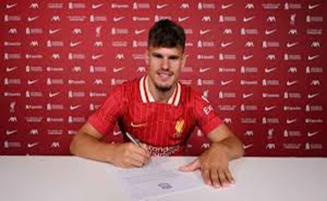رسميًا...ليفربول يعلن ضم ميلوش كيركيز