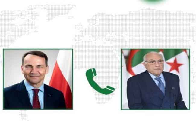 عطاف يتحادث مع نظيره البولندي