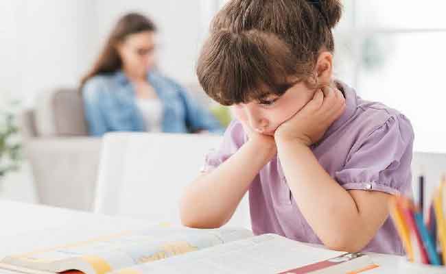 كيف تواجهين قلق واكتئاب طفلك؟ تعرفي إلى علاماته ومخاطره