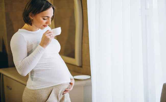 تأثير استهلاك القهوة أثناء الحمل و4 طرق للتخفيف منها تدريجياً