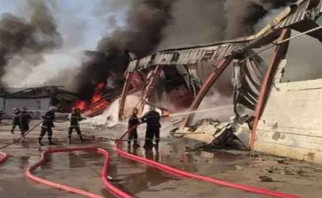اندلاع النيران في مستودع بمنطقة النشاطات بتبسة