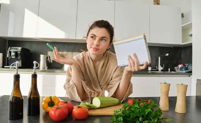 ما هو الرجيم المضاد للالتهابات وكيف يختلف عن باقي أنواع الرجيم؟ اختصاصية تجيب