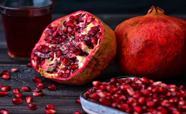 أضرار الرمان للنساء: من عليها تجنّب هذه الفاكهة؟