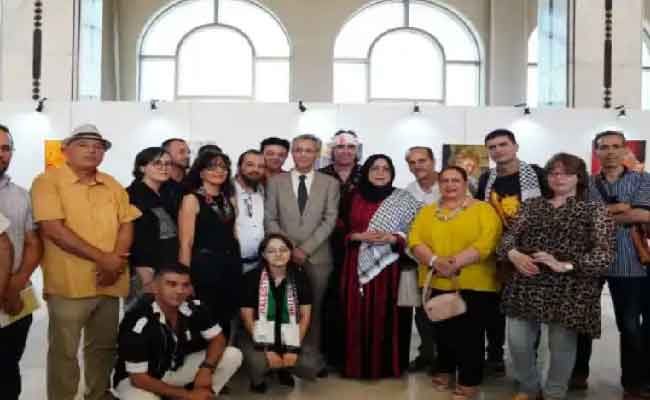 وزير الثقافة يفتتح المعرض الجماعي للفنون التشكيلية تحت شعار “من تحت الركام.. غزة بالألوان”