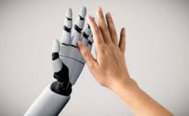 علماء يبتكرون جلدًا صناعيًا يقرب الروبوتات من الإحساس البشري...
