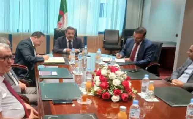 إشراف بوزرد على توقيع بروتوكول اتفاق للتعاون وتبادل البيانات الرقمية