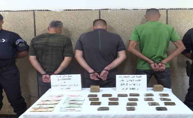 الإطاحة بشبكة إجرامية تحترف بيع وترويج المخدرات بالعاصمة