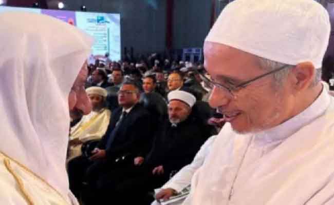 زيد الخير يجري محادثات علمية مع الأمين العام للهيئة العالمية للإعجاز العلمي في القرآن والسنة