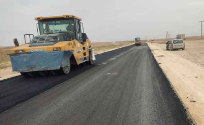 متابعة مدى تقدم عددا من مشاريع الأشغال العمومية قيد الإنجاز بالجلفة
