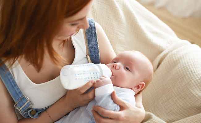 3 حلول كي يعود الرضيع للرضاعة الطبيعية بعد الصناعية